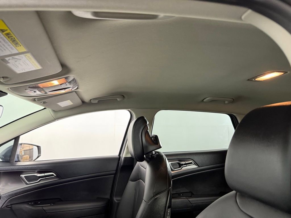 Used 2025 Kia Sportage EX image 24