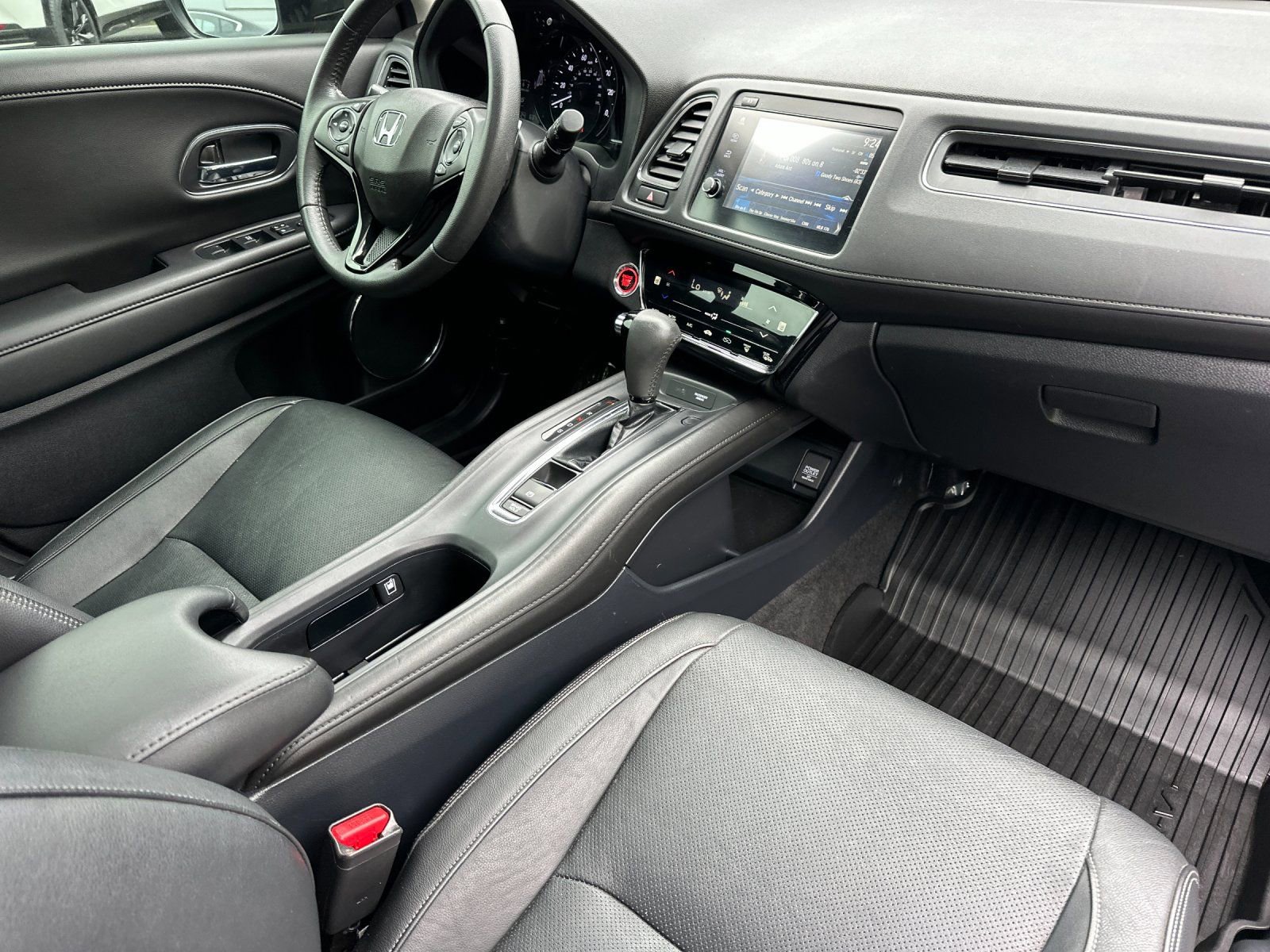 Used 2021 Honda HR-V Touring image 15