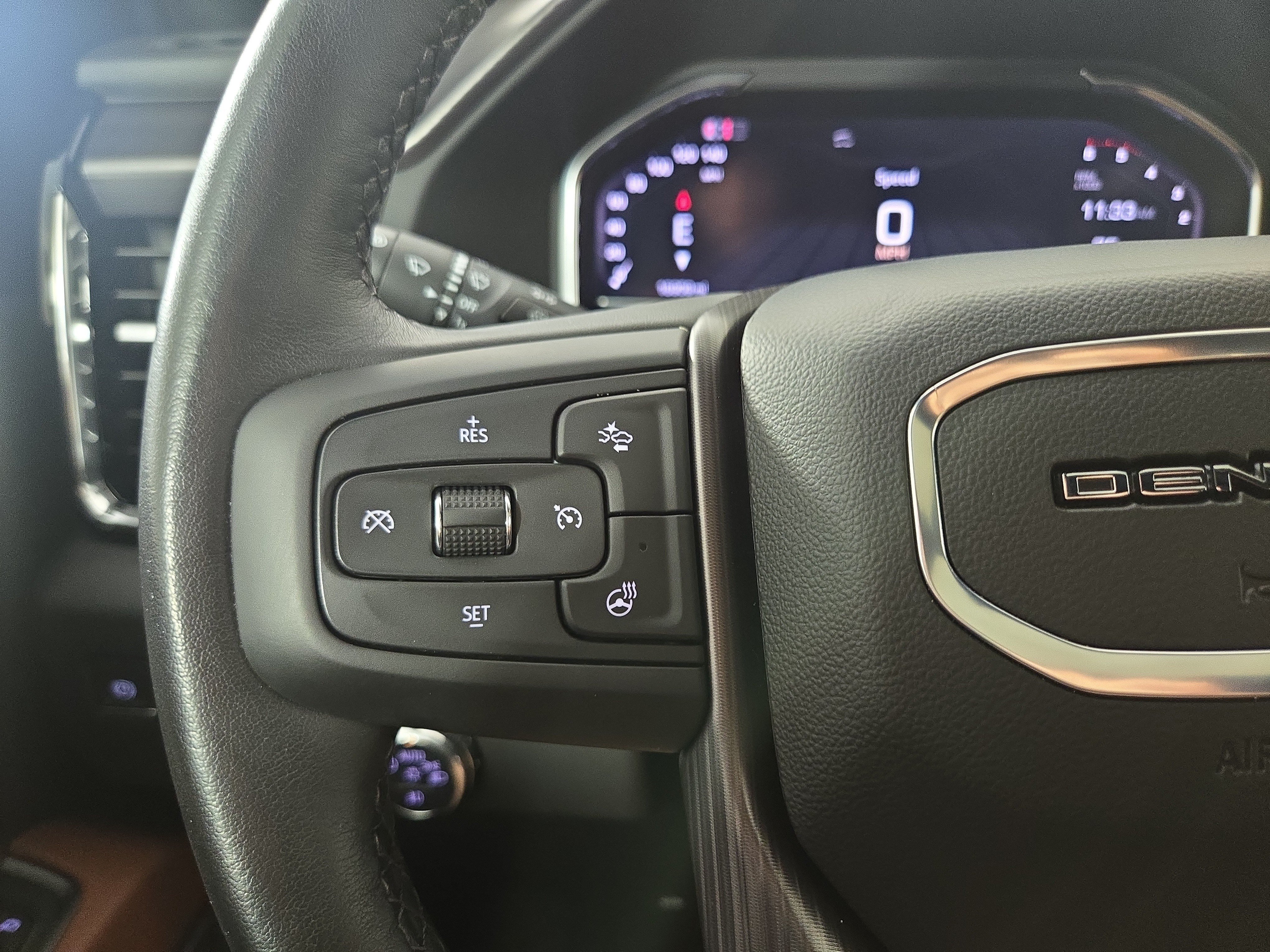 Used 2025 GMC Sierra 2500 Denali Ultimate w/ Max Trailering Package AWD/4WD image 16