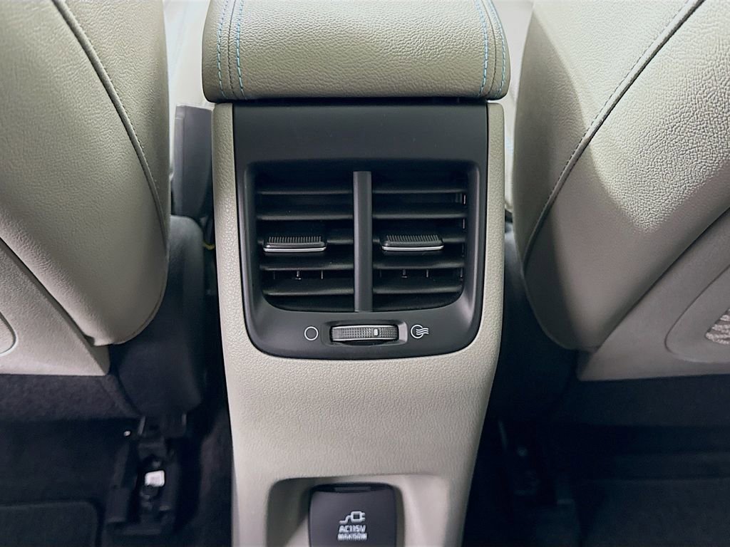 Used 2017 Kia Niro Touring w/ Advanced Technology Package FWD image 32