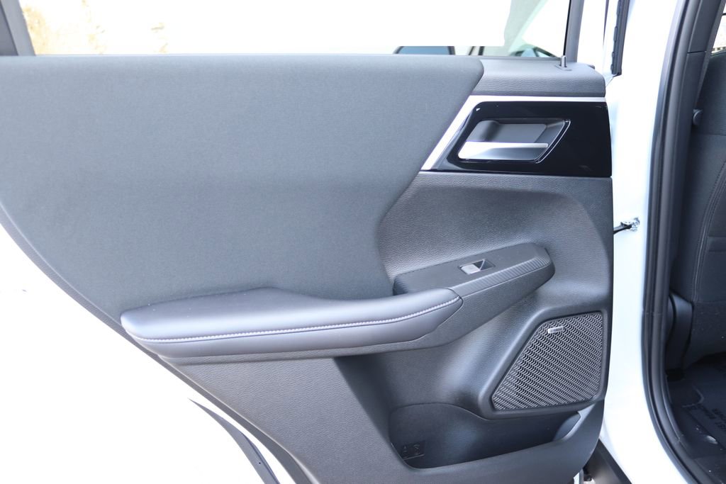 New 2026 Mitsubishi Outlander ES image 24