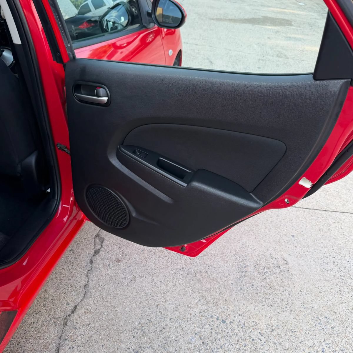 Used 2011 MAZDA MAZDA2 Touring FWD image 32