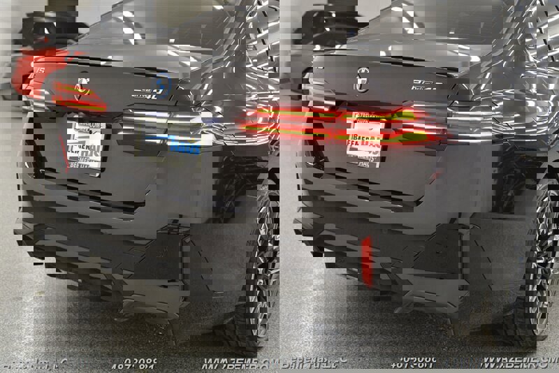 Used 2025 BMW i5 eDrive40i w/ M Sport Package image 43