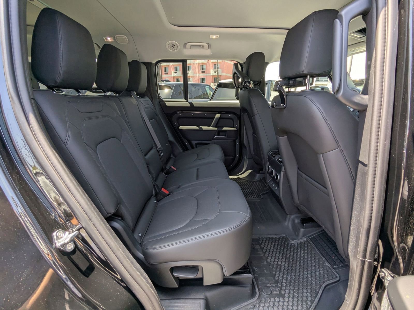 Used 2025 Land Rover Defender 130 S image 23