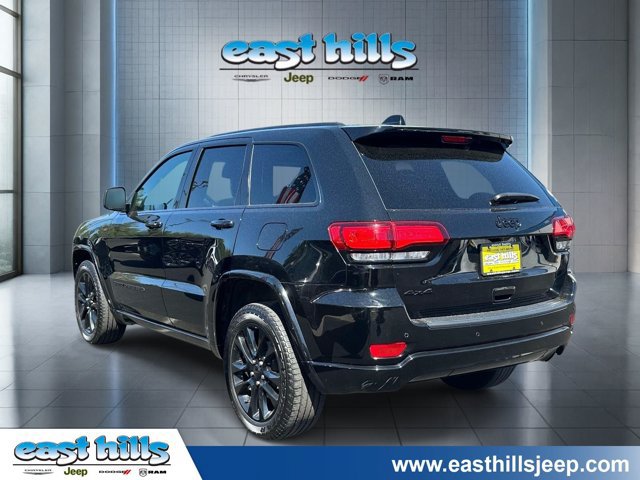 Certified 2022 Jeep Grand Cherokee Laredo X AWD/4WD image 4