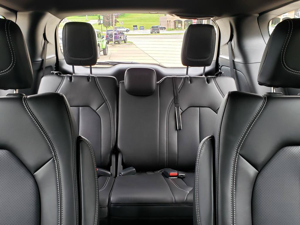 New 2026 Chrysler Pacifica Select AWD/4WD image 13