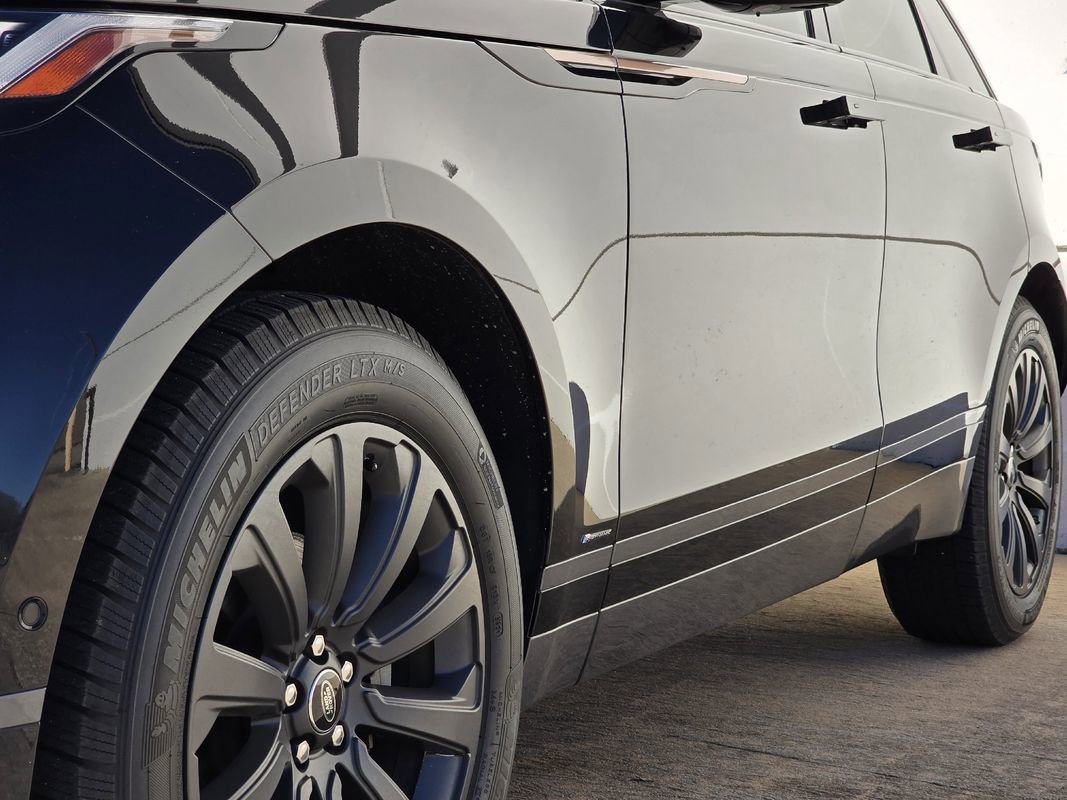 Used 2018 Land Rover Range Rover Velar R-Dynamic SE image 38