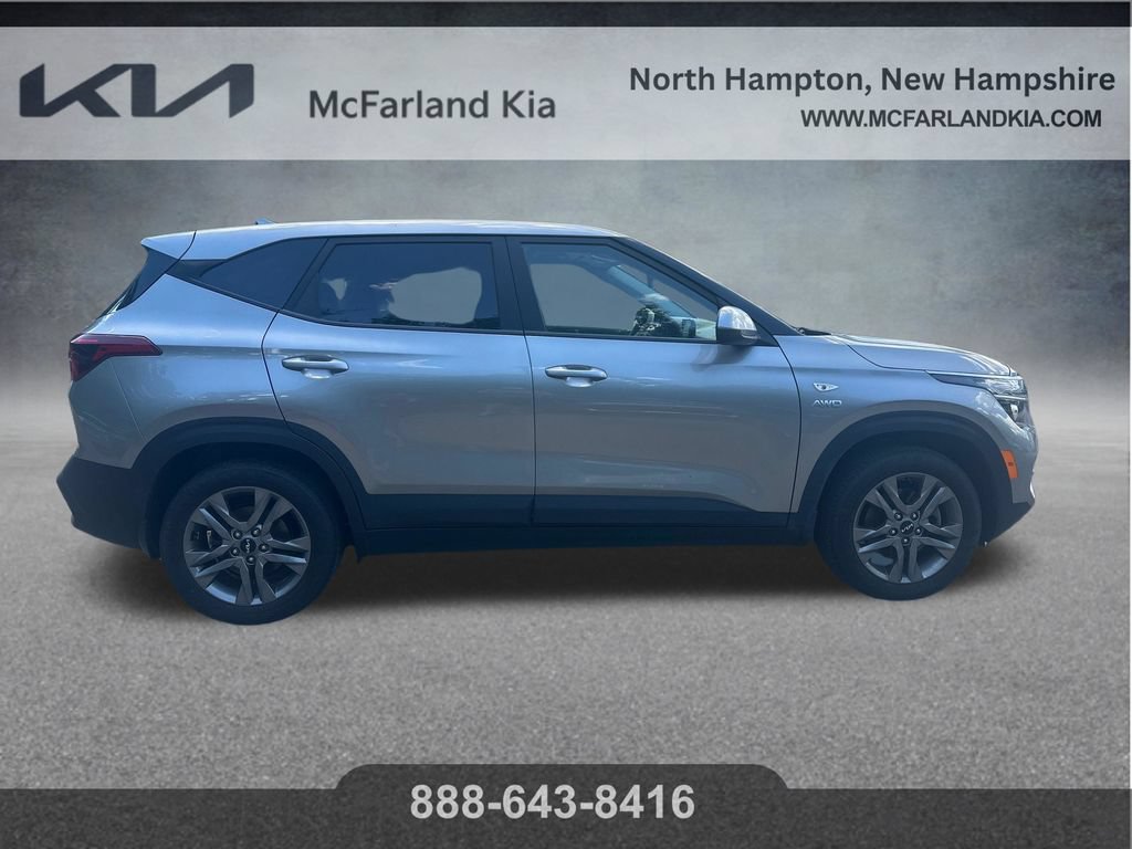 Used 2023 Kia Seltos LX AWD/4WD image 7