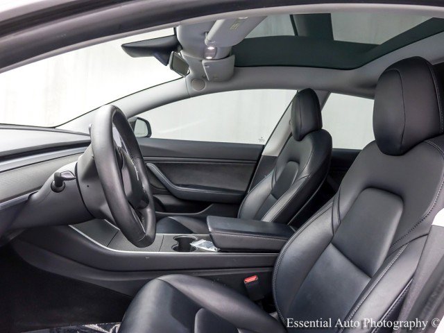 Used 2019 Tesla Model 3 Standard Range Plus image 12