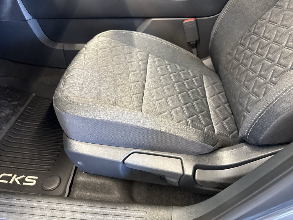 New 2026 Nissan Kicks SV w/ Cold Weather Package FWD image 14