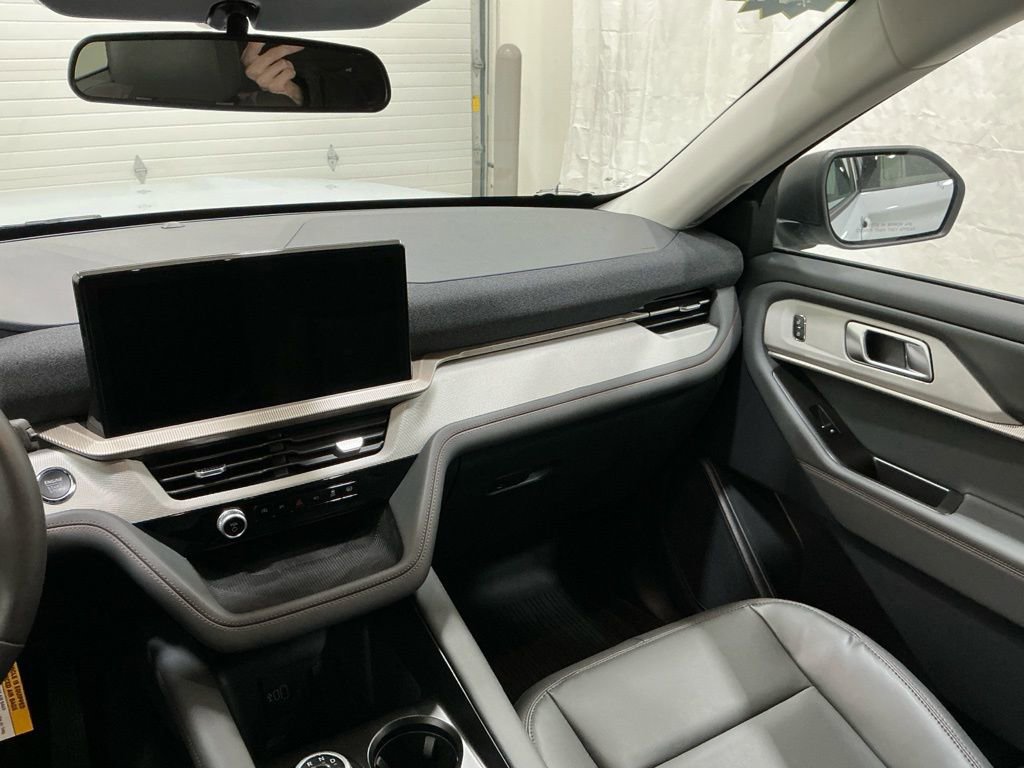New 2026 Ford Explorer Active w/ Active Comfort Package AWD/4WD image 35