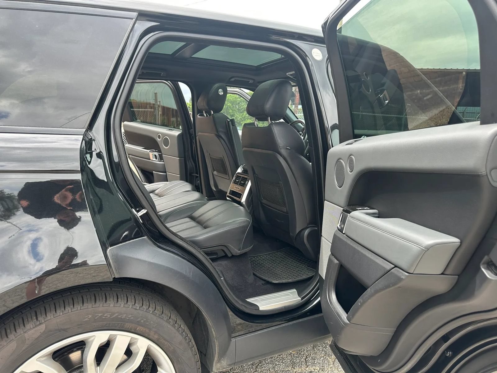 Used 2015 Land Rover Range Rover Sport HSE AWD/4WD image 18