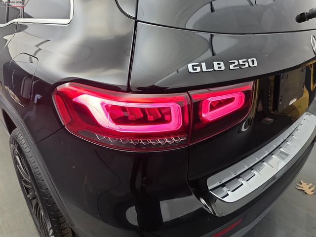 Used 2023 Mercedes-Benz GLB 250 4MATIC image 18