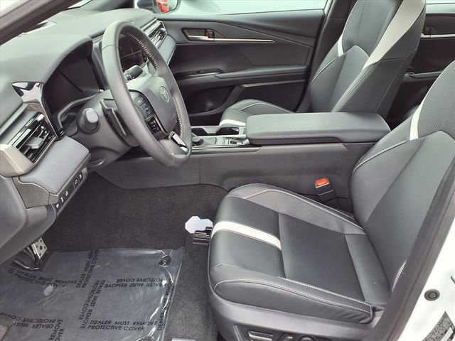 Used 2025 Toyota Camry SE image 13