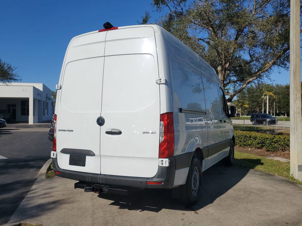 Used 2023 Mercedes-Benz Sprinter 2500 image 5