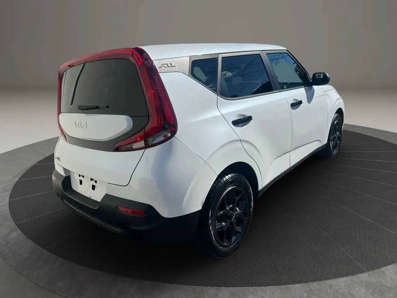 Used 2022 Kia Soul LX w/ Technology Package FWD image 5