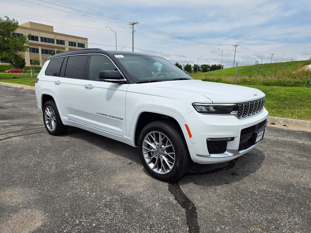 New 2025 Jeep Grand Cherokee L Summit w/ Advanced Protech Group IV