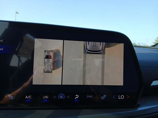 New 2026 Chevrolet Traverse LT w/ Enhanced Driving Package image 19