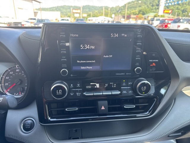 Used 2021 Toyota Highlander LE image 26