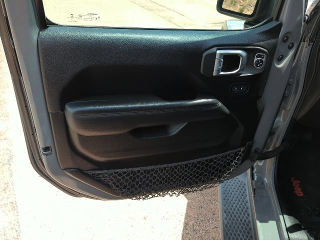 Used 2019 Jeep Wrangler Unlimited Sahara AWD/4WD image 17