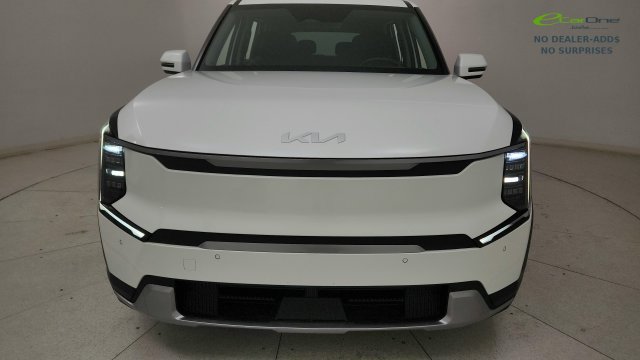 Used 2024 Kia EV9 Light Long Range RWD image 26