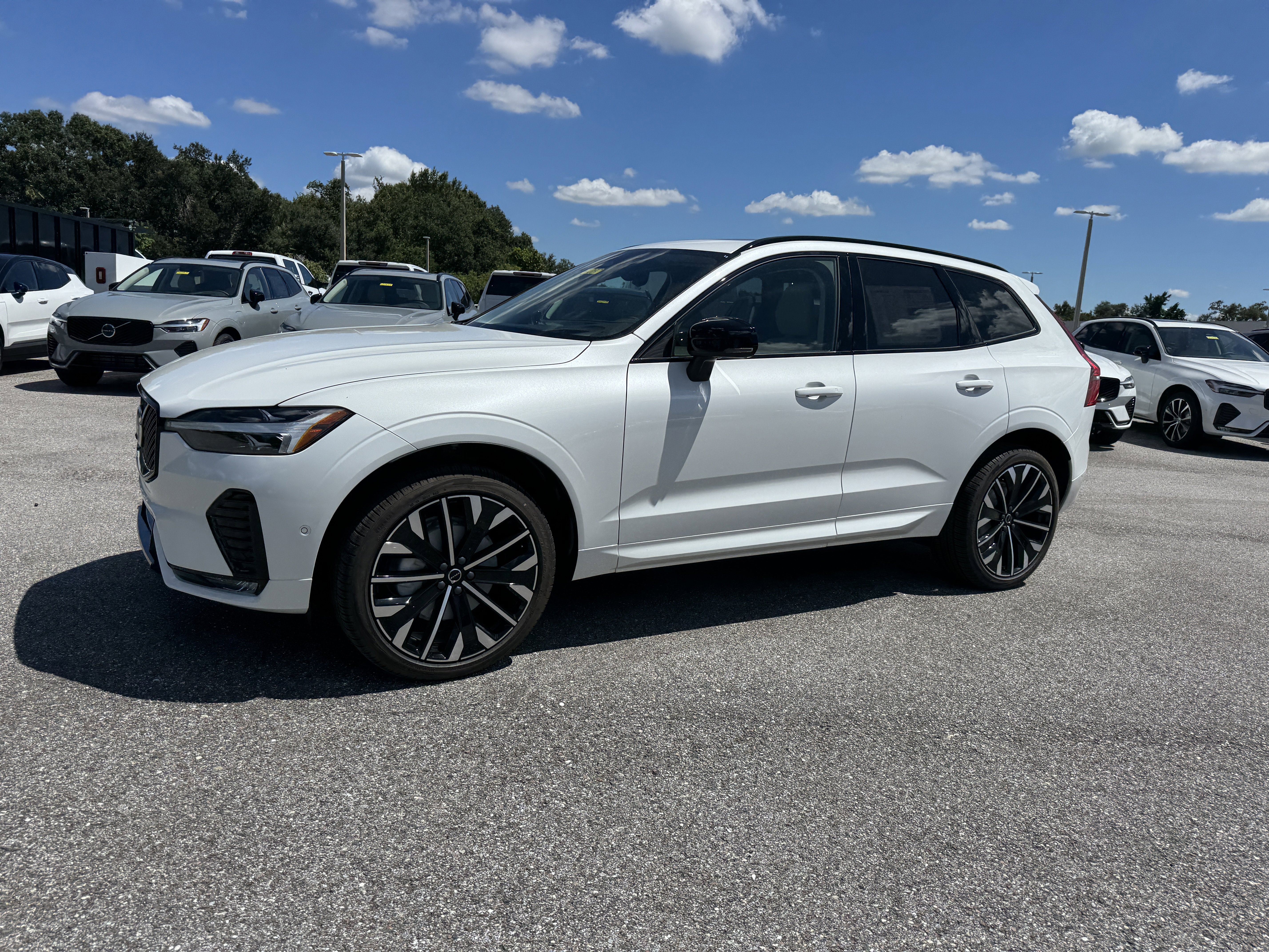 New 2026 Volvo XC60 B5 Ultra w/ Protection Package image 7