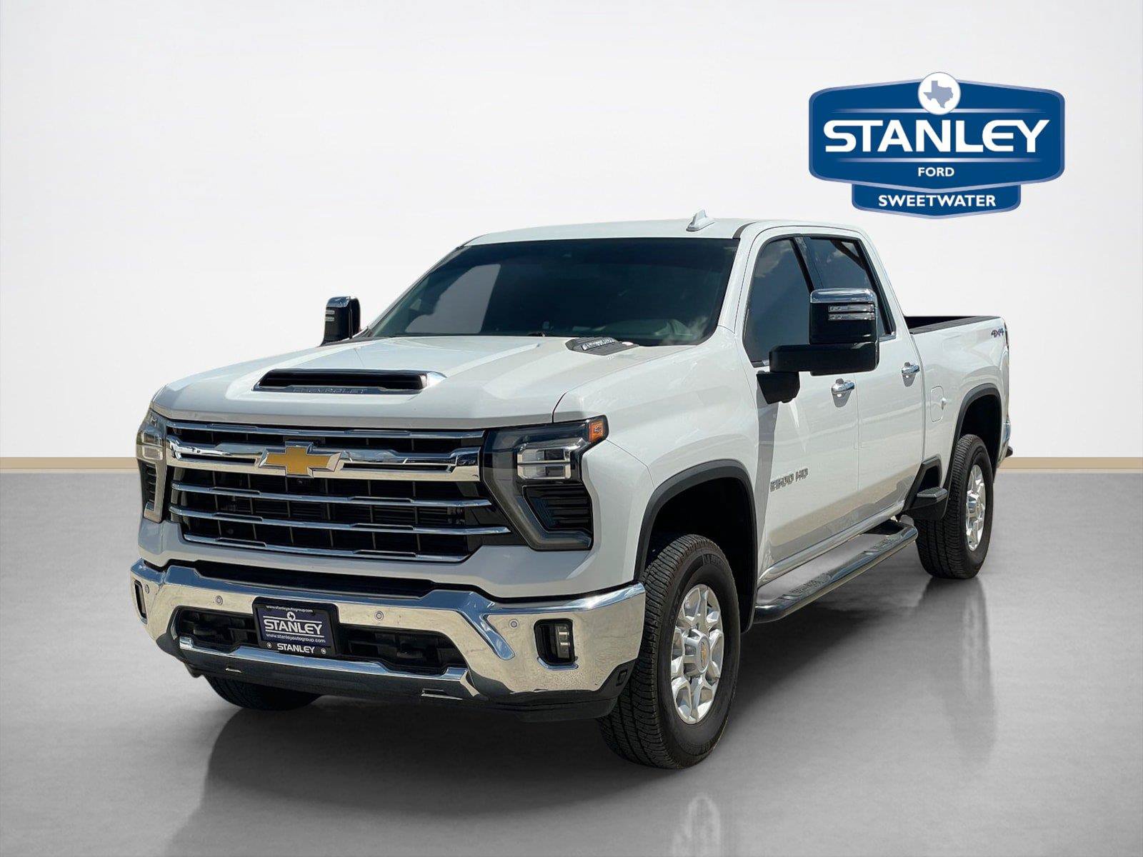Used 2025 Chevrolet Silverado 2500 LTZ w/ LTZ Convenience Package AWD/4WD image 3