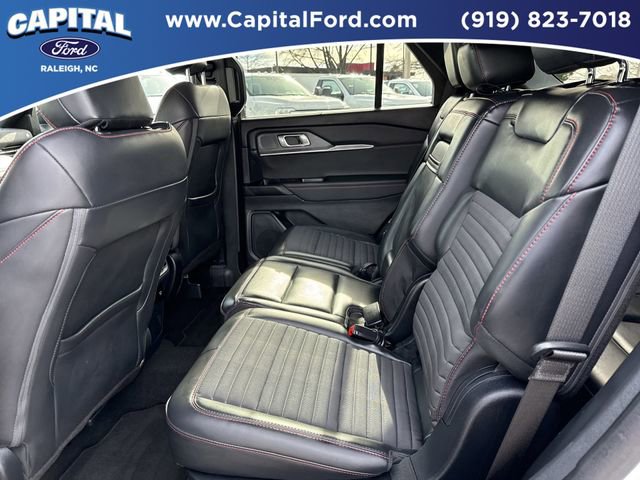 Certified 2025 Ford Explorer ST-Line w/ Premium Package AWD/4WD image 16