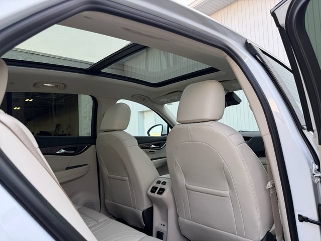 Used 2023 Buick Envision Avenir AWD/4WD image 34