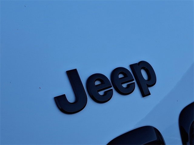 Used 2018 Jeep Cherokee Latitude w/ Altitude Package image 30