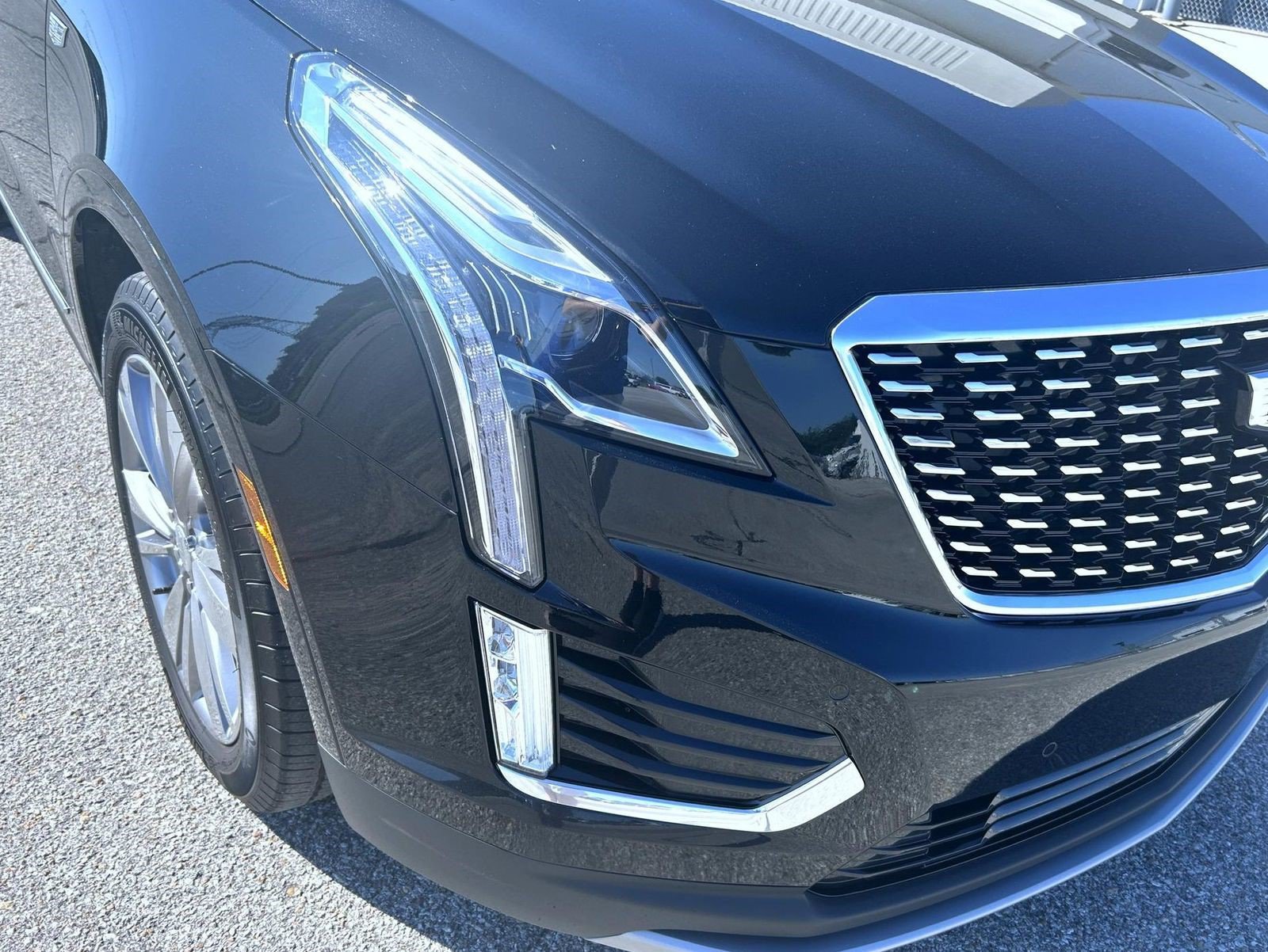 Certified 2023 Cadillac XT5 Premium Luxury AWD/4WD image 11