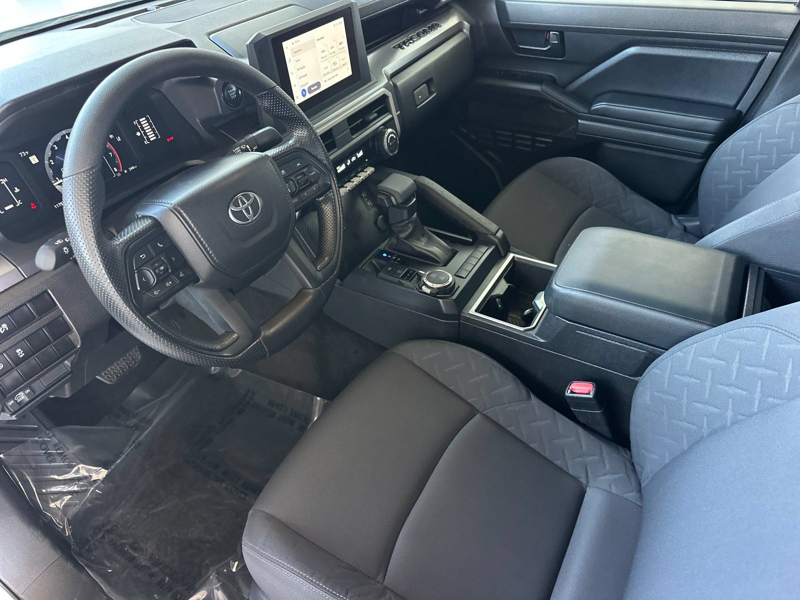 Used 2025 Toyota Tacoma SR5 AWD/4WD image 9