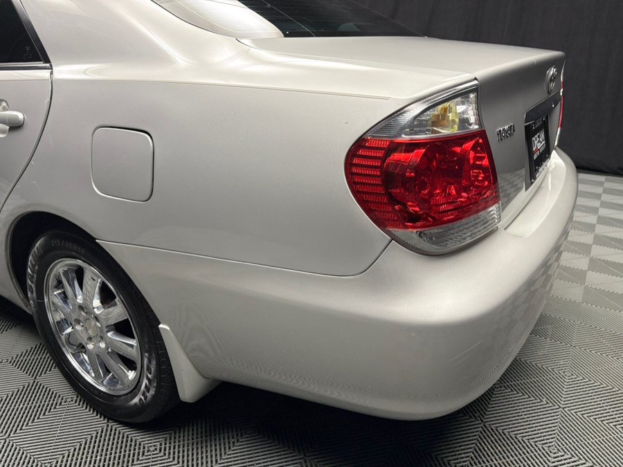 Used 2006 Toyota Camry XLE FWD Sedan 3.0L 6-Cyl image 12