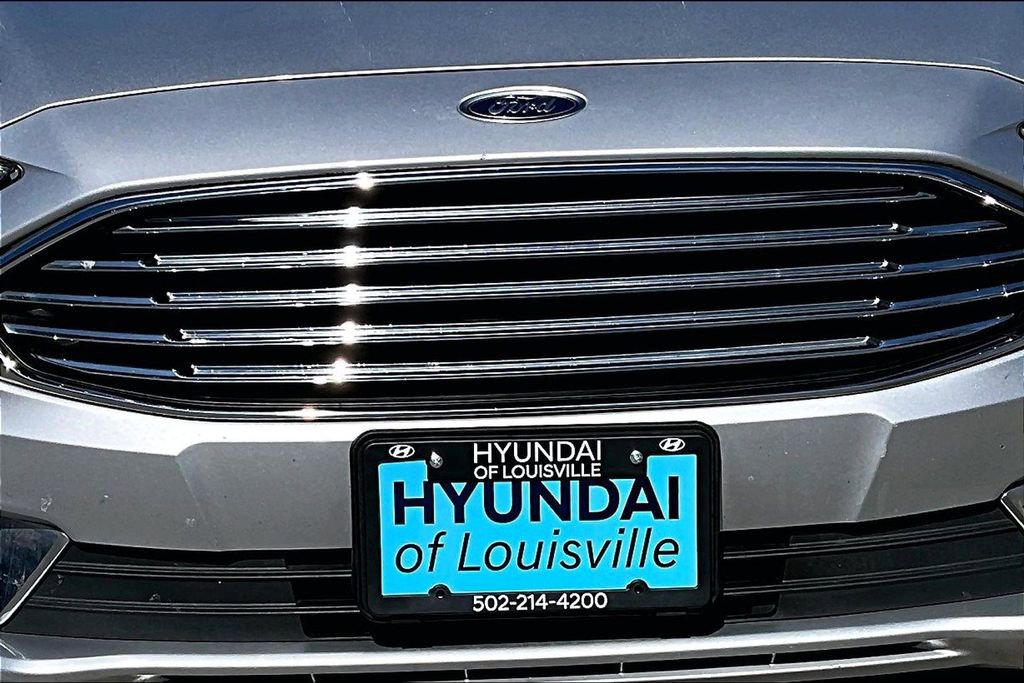 Used 2017 Ford Fusion SE w/ Equipment Group 201A image 29