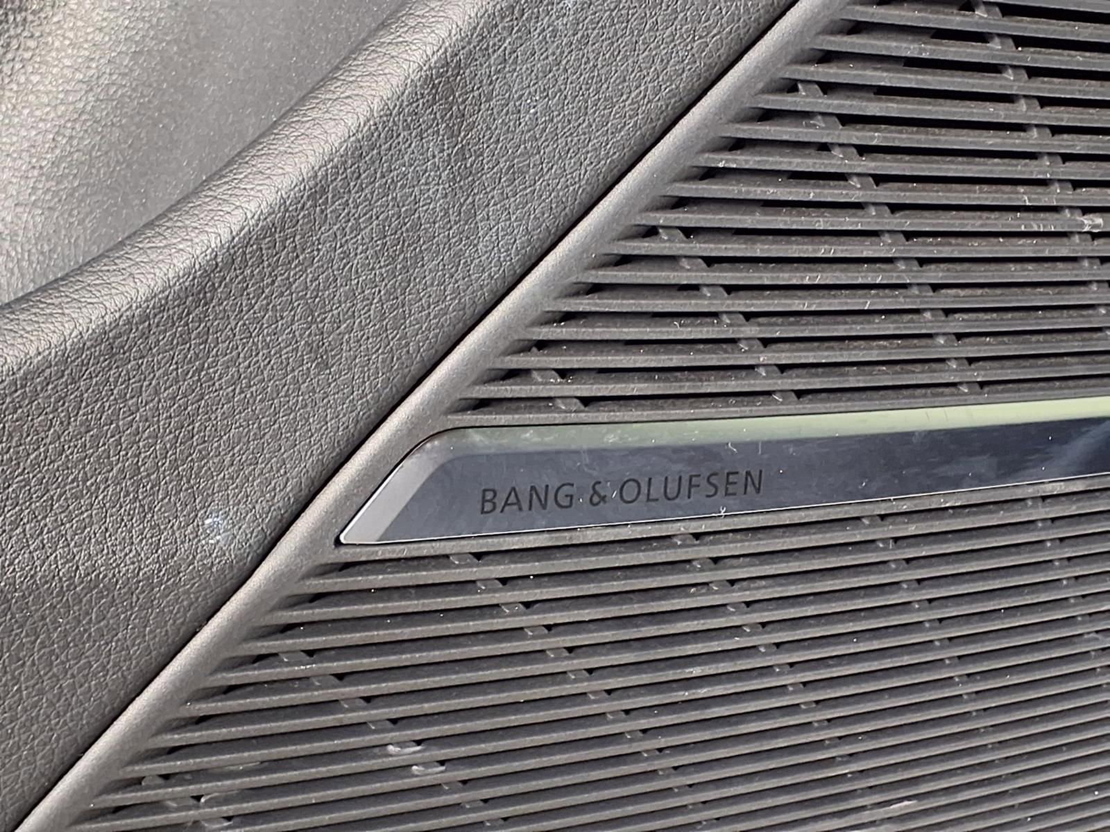 Used 2023 Audi Q8 Prestige image 25