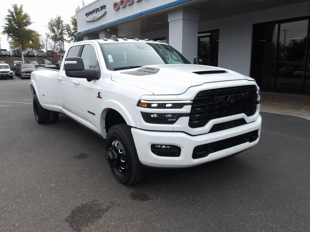 Used 2025 RAM 3500 Limited image 2