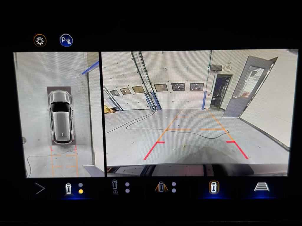 Used 2025 Chevrolet Equinox LT w/ Convenience Package II image 29