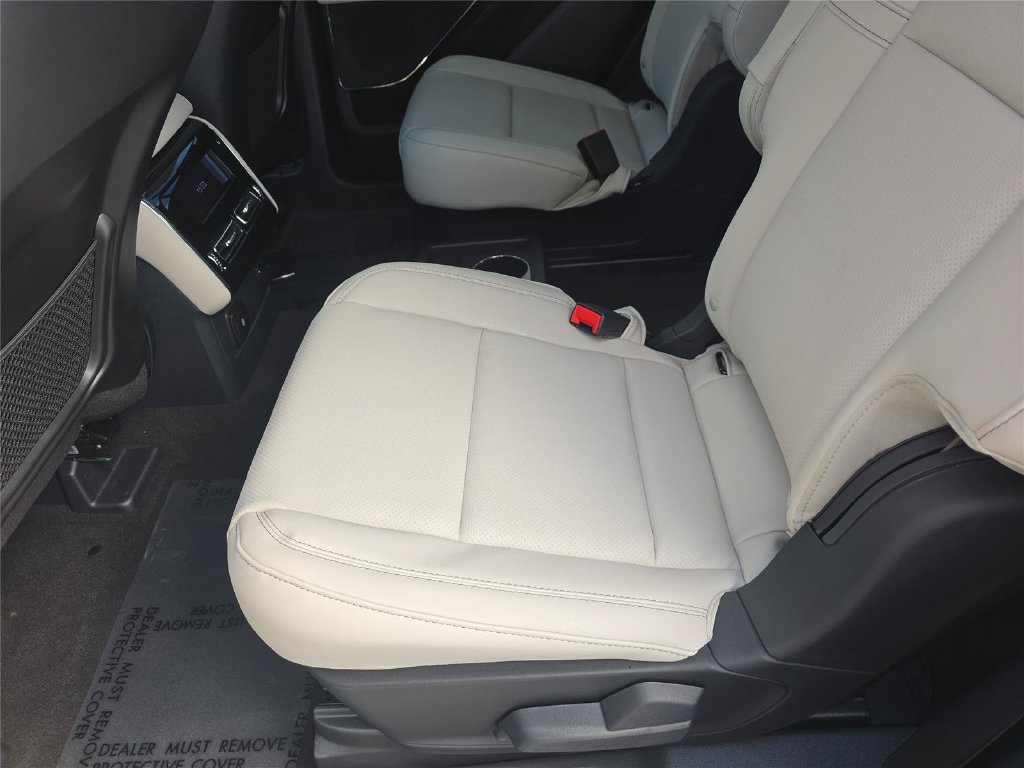 New 2027 Lincoln Aviator 2WD image 13