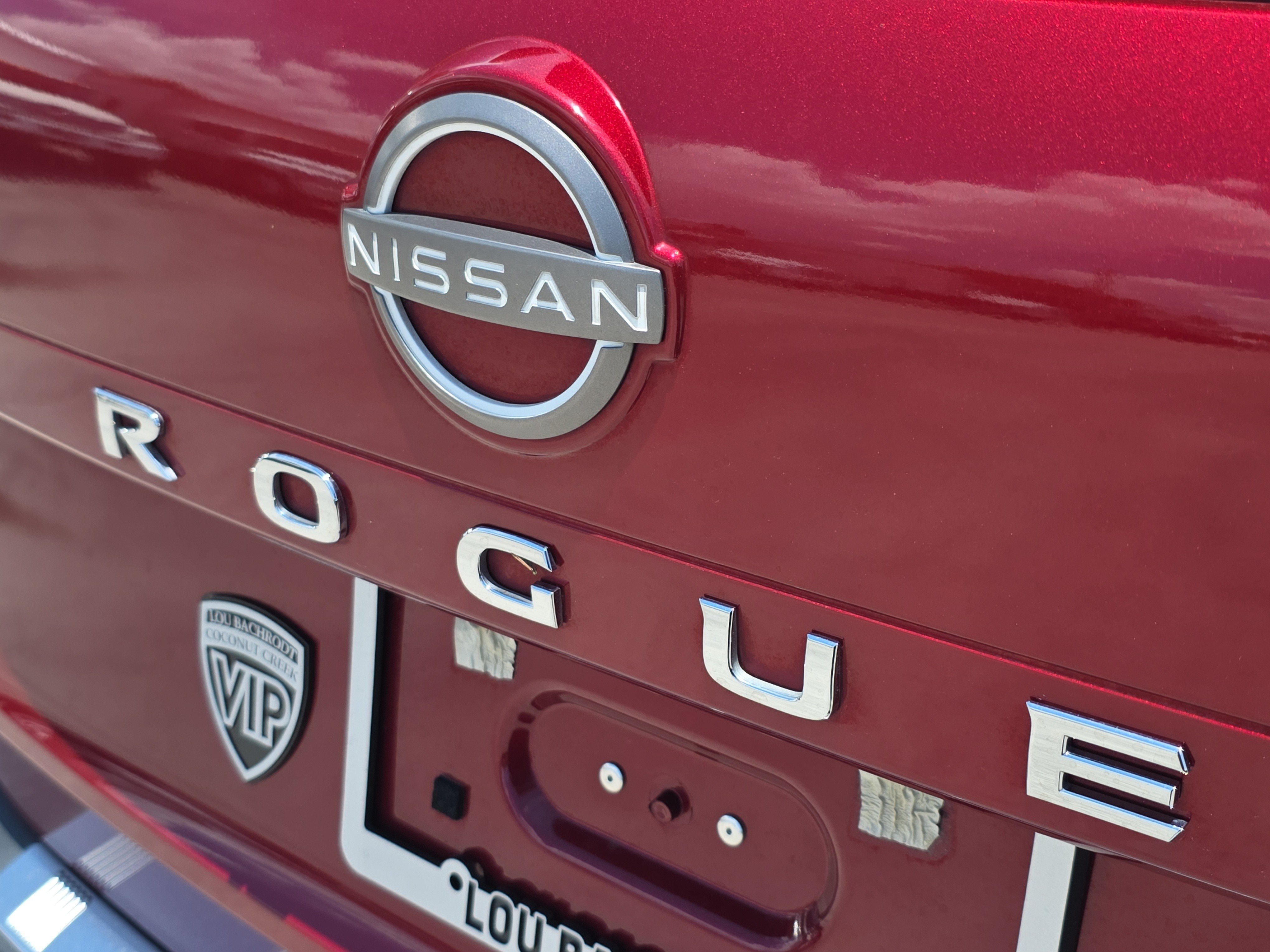 Used 2023 Nissan Rogue SV FWD image 9