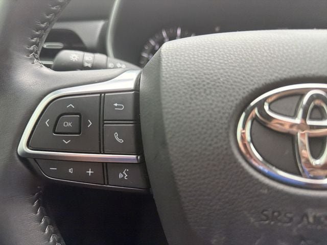 Used 2021 Toyota Highlander XSE FWD image 26