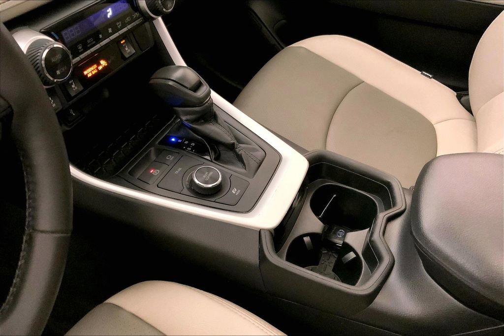 Used 2020 Toyota RAV4 XLE w/ Convenience Package image 22