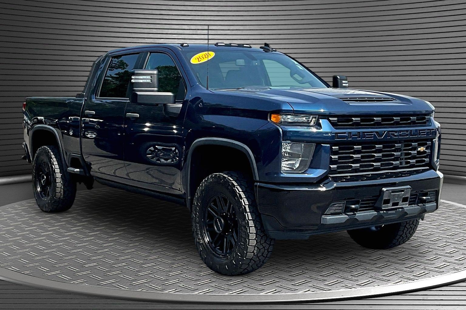 Used 2020 Chevrolet Silverado 2500 Custom w/ Custom Value Package AWD/4WD image 1