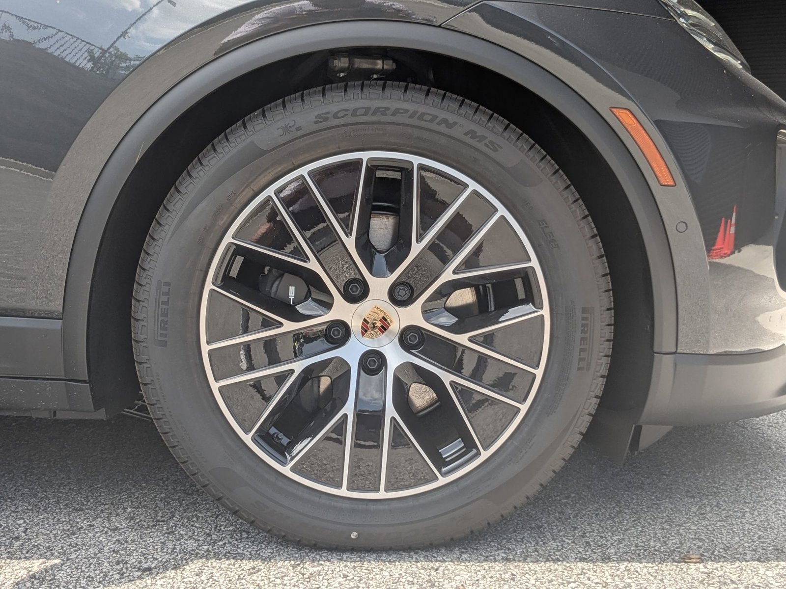 New 2025 Porsche Macan 4 Electric image 29