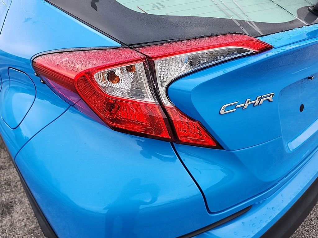 Used 2019 Toyota C-HR XLE FWD image 13