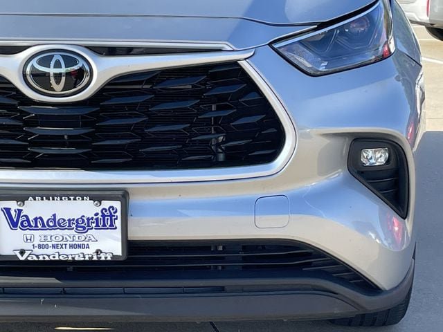 Used 2024 Toyota Highlander LE image 8
