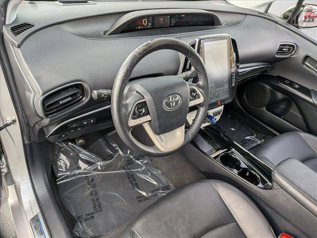 Used 2017 Toyota Prius Prime Advanced w/ Preferred Accessory Package FWD image 11