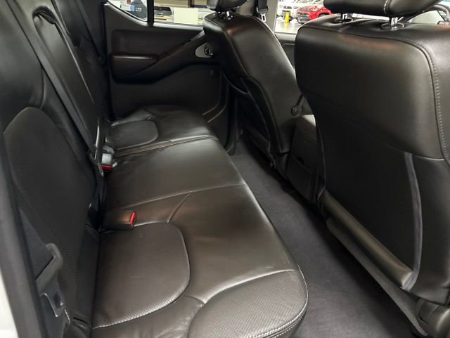 Used 2020 Nissan Frontier PRO-4X w/ Pro-4x Utility Package AWD/4WD image 13