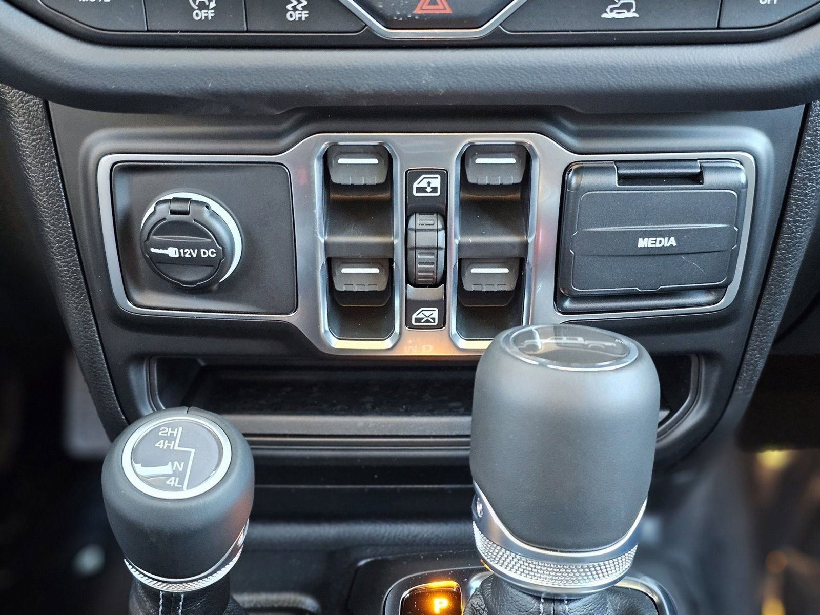 New 2026 Jeep Gladiator Sahara AWD/4WD image 22