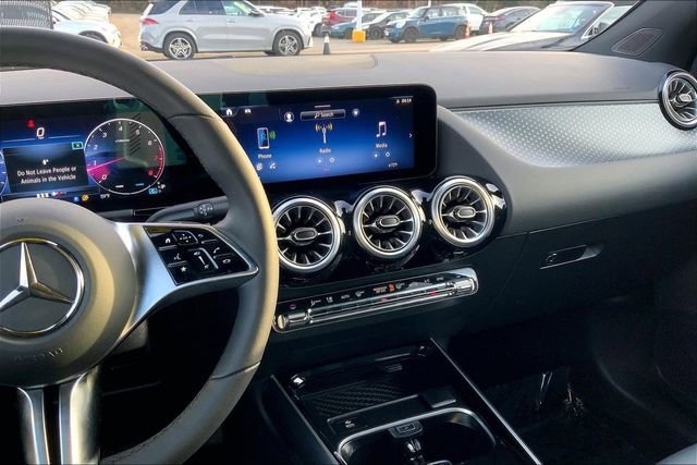 Used 2025 Mercedes-Benz GLA 250 4MATIC image 5