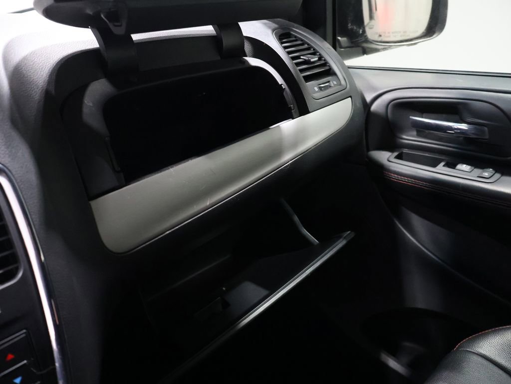 Used 2017 Dodge Grand Caravan GT image 29